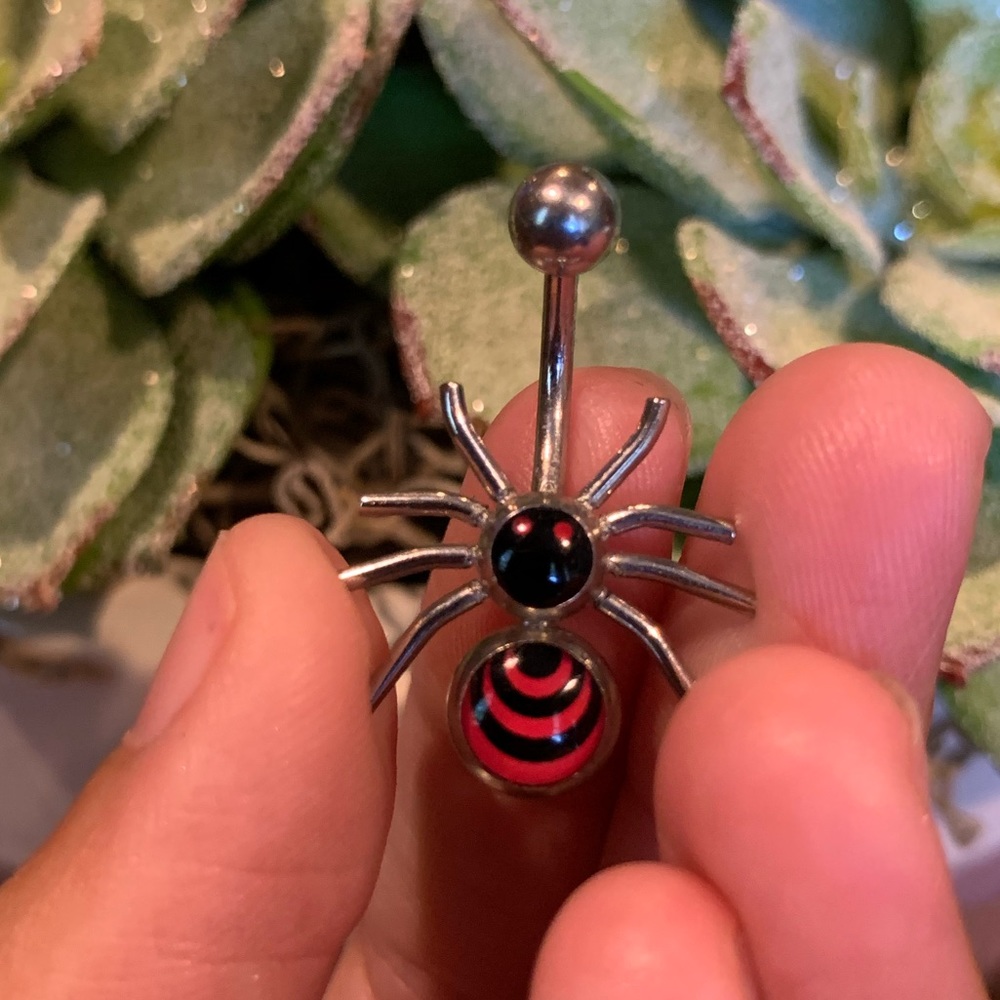 Spider Bellybutton Ring - Picture 5 of 5